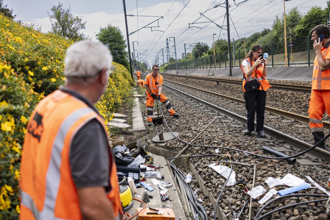 Trenuri Eurostar anulate după un furt uriaș de cabluri pe linia de mare viteză