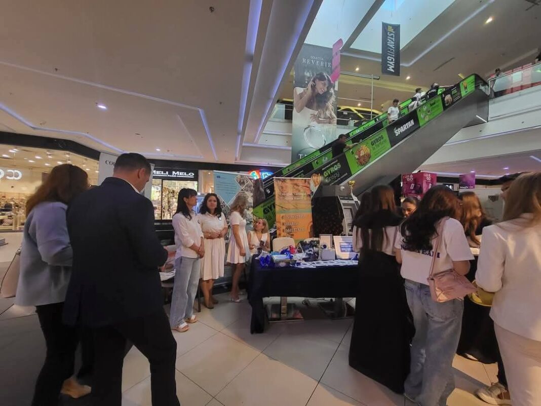 Târgu Jiu: Sute de elevi au participat la Târgul Ofertelor Educaționale 2025