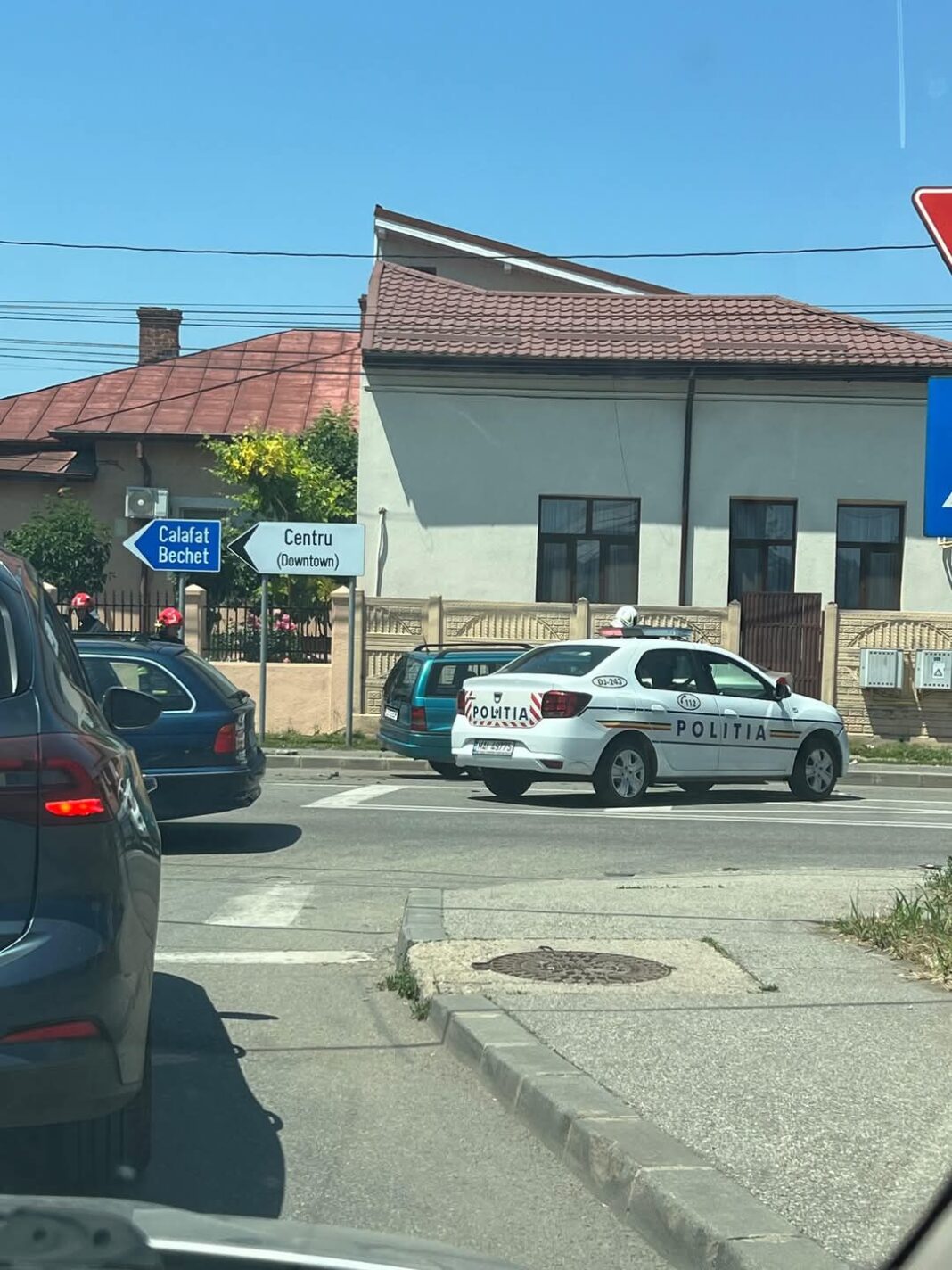 În urma evenimentului rutier, minora de 11 ani a fost transportată la spital (Foto: Info Trafic Craiova si Dolj)