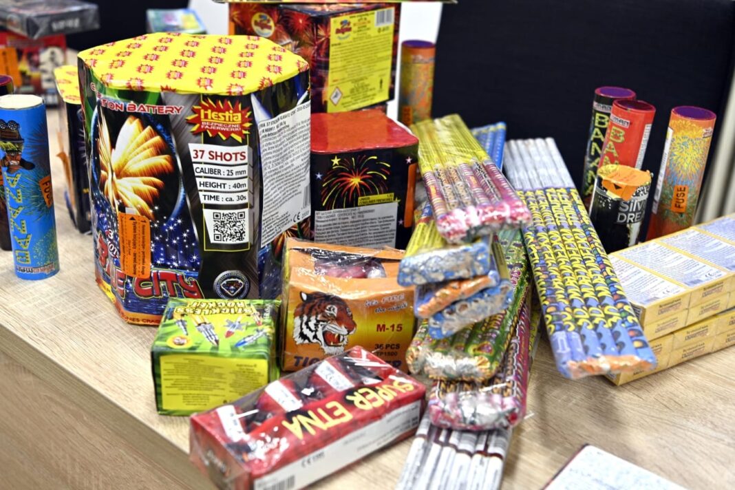 Legea care modifică sancțiunile din domeniul materialelor pirotehnice, promulgată