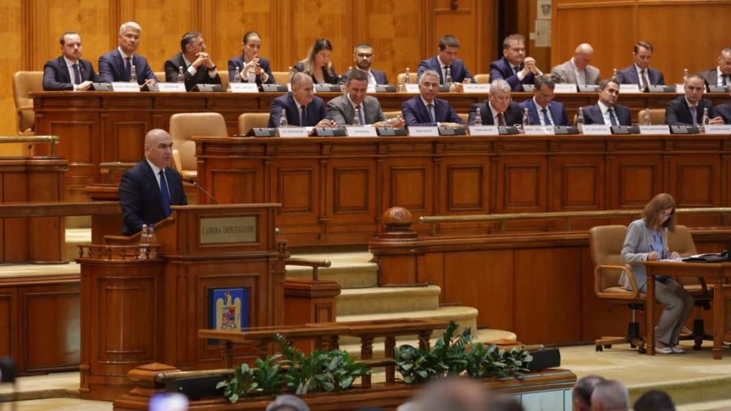 Noul Guvern, învestit de Parlament cu 301 voturi pentru și 9 împotrivă