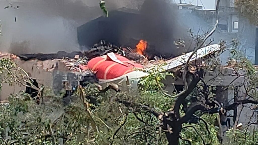 VIDEO / Momentul în care avionul companiei Air India s-a prăbuşit într-o zona rezidenţială