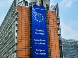 Comisia Europeană spune că România nu a luat măsuri eficiente pentru corectarea deficitului excesiv şi riscă suspendarea fondurilor