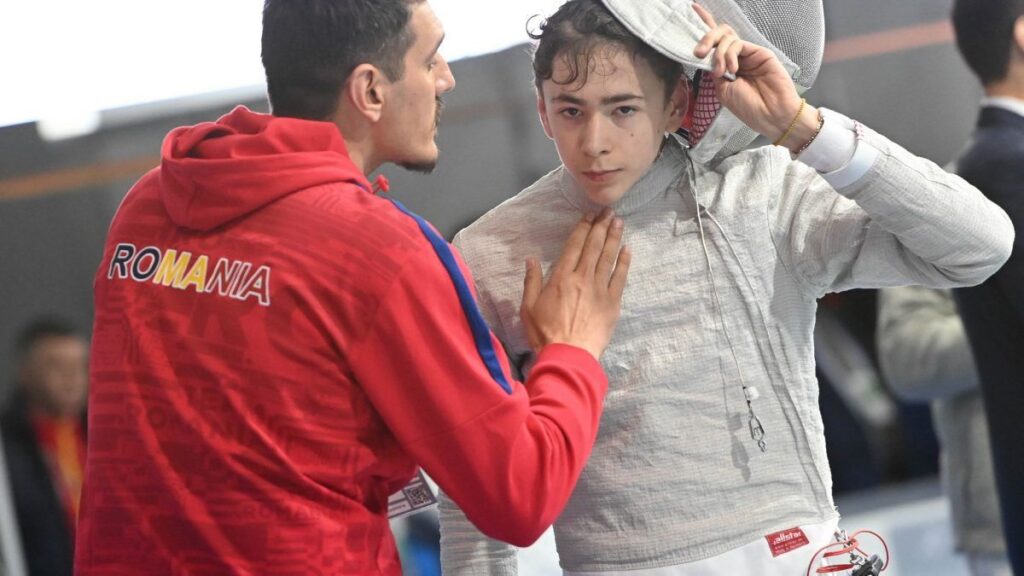 Vlad Covaliu Obține Locul 5 la Sabie în Competiția Europeană de la Genova