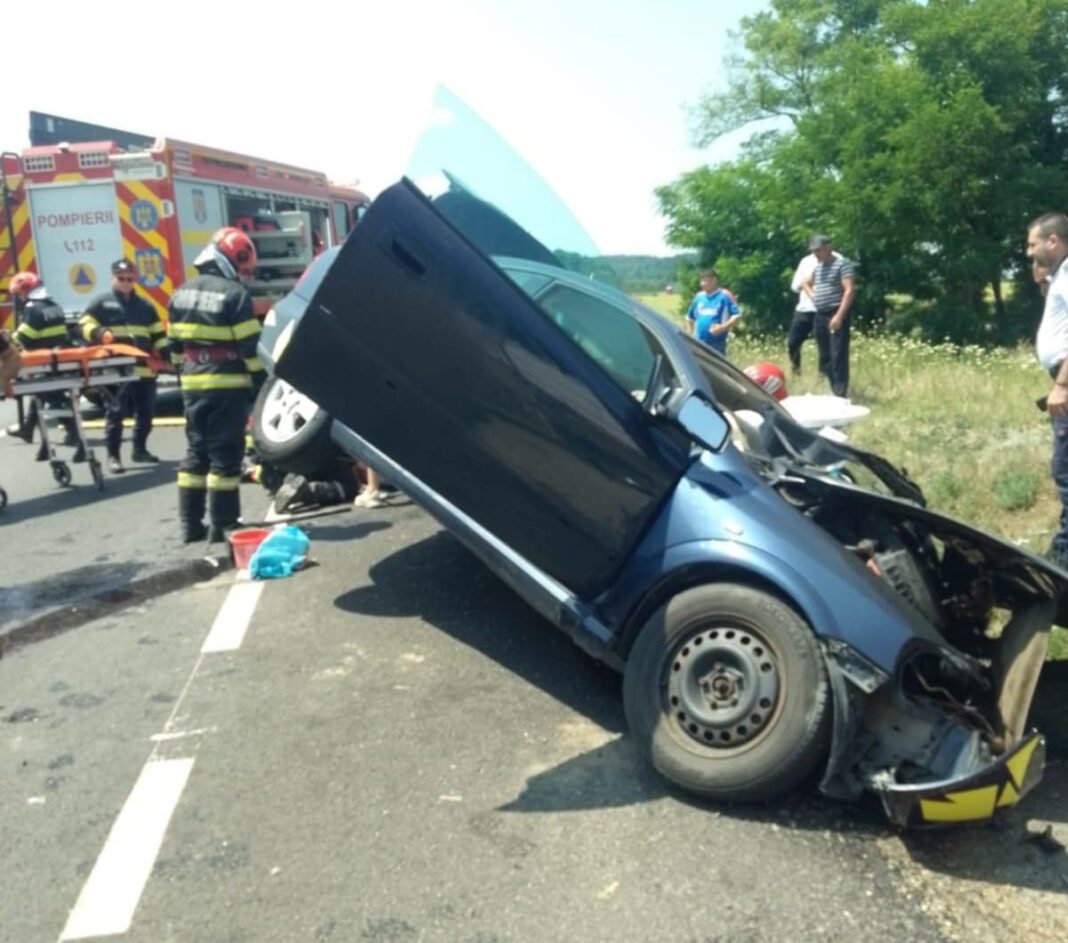 Mehedinţi: Accident grav pe DN6, la Tâmna