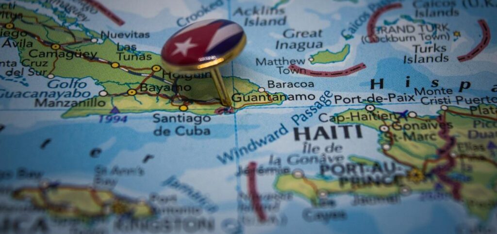 Ambasada României în SUA: 47 de români aflați în custodie pentru deportare. Informațiile privind transferul la Guantanamo, neconfirmate