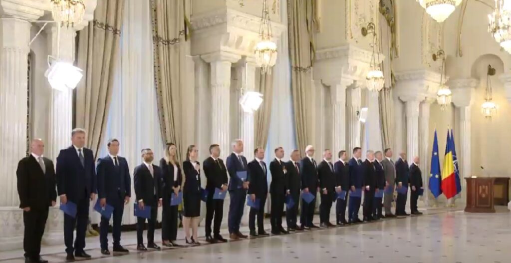 Membrii Guvernului Ilie Bolojan Au Jurat Fidelitate la Palatul Cotroceni în Prezența Președintelui Nicușor Dan