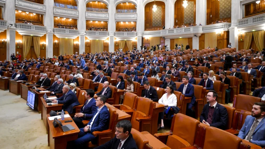 (VIDEO) Cabinetul Bolojan primește votul de învestitură în Parlament