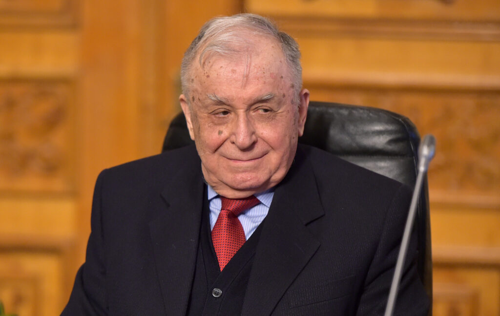 Ion Iliescu, internat de urgenţă la ATI, la spitalul SRI! Care este starea sa actuală