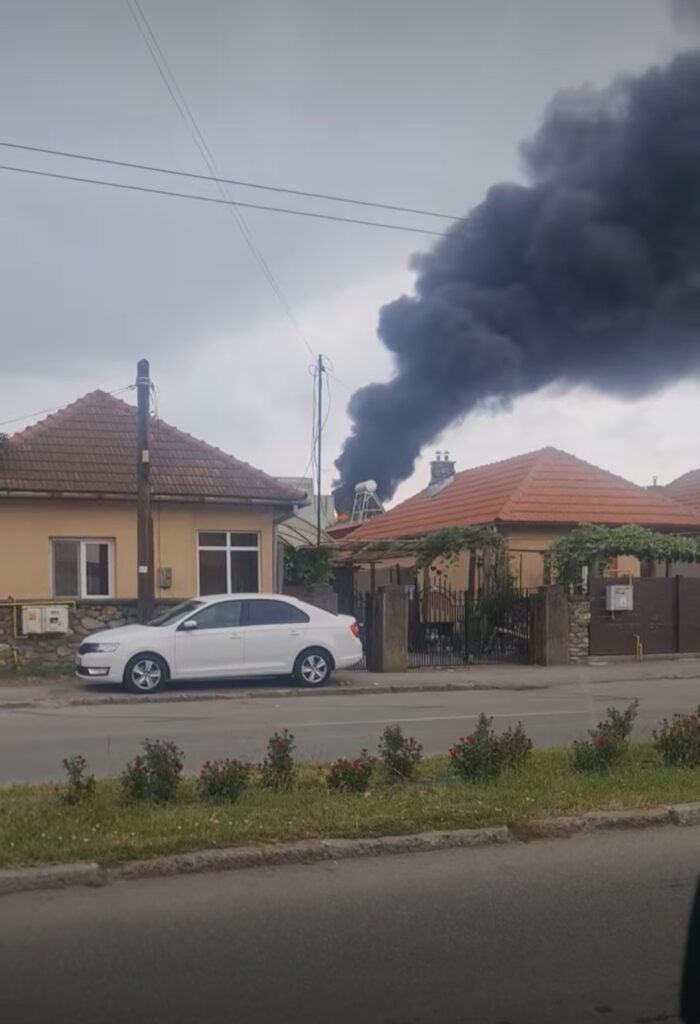 Incendiu cu degajări mari de fum în municipiul Târgu Jiu