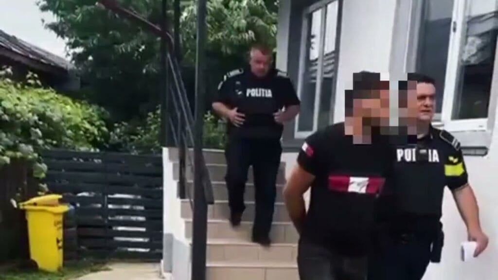 (VIDEO) Doi tineri din Pieleşti, reţinuţi după ce au bătut trei consăteni