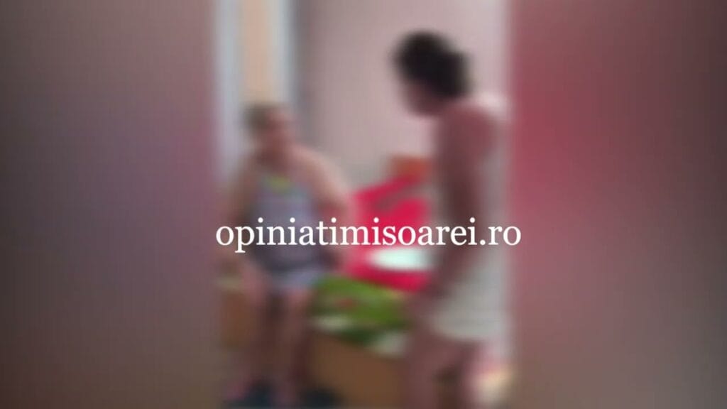 (VIDEO) Bătaie între noră și soacră la Jimbolia, filmată de soț și postată pe Facebook