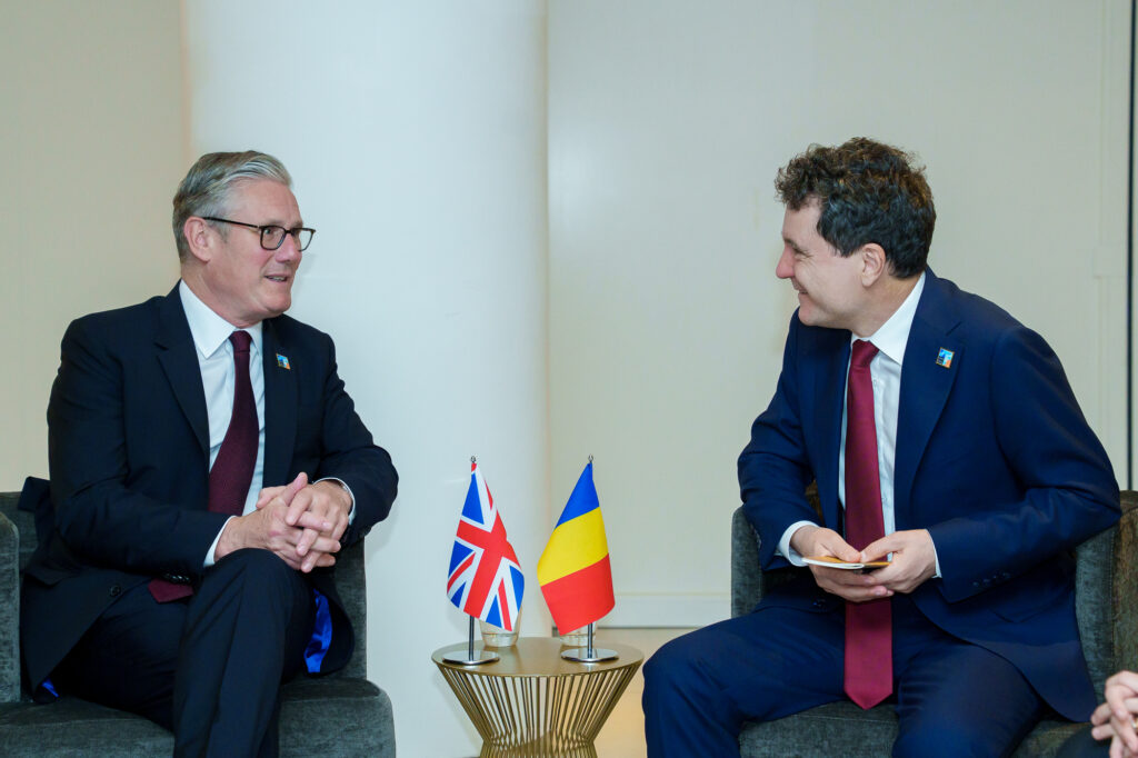 Nicușor Dan a avut o întâlnire bilaterală cu prim-ministrul britanic Keir Starmer la Haga