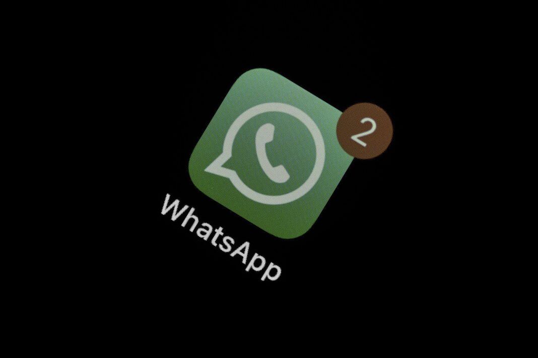 Mesajele primite pe WhatsApp vor putea fi rezumate cu ajutorul AI