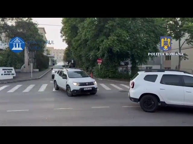  12 Percheziții la Suspecți de Fraude cu Fonduri