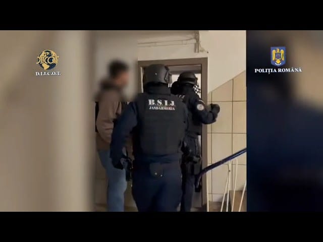 (VIDEO) Trafic de persoane și proxenetism: Doi tineri arestați la Brașov