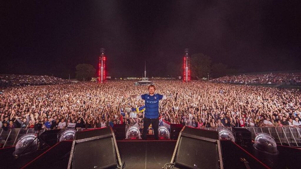 Ed Sheeran se întoarce să concerteze „acasă“! Se anunţă un mega-eveniment