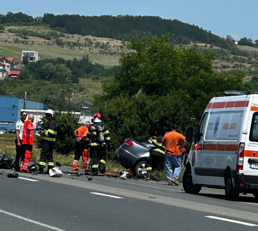 O şoferiţă de 34 de ani a intrat frontal într-un tir! Decesul a fost inevitabil