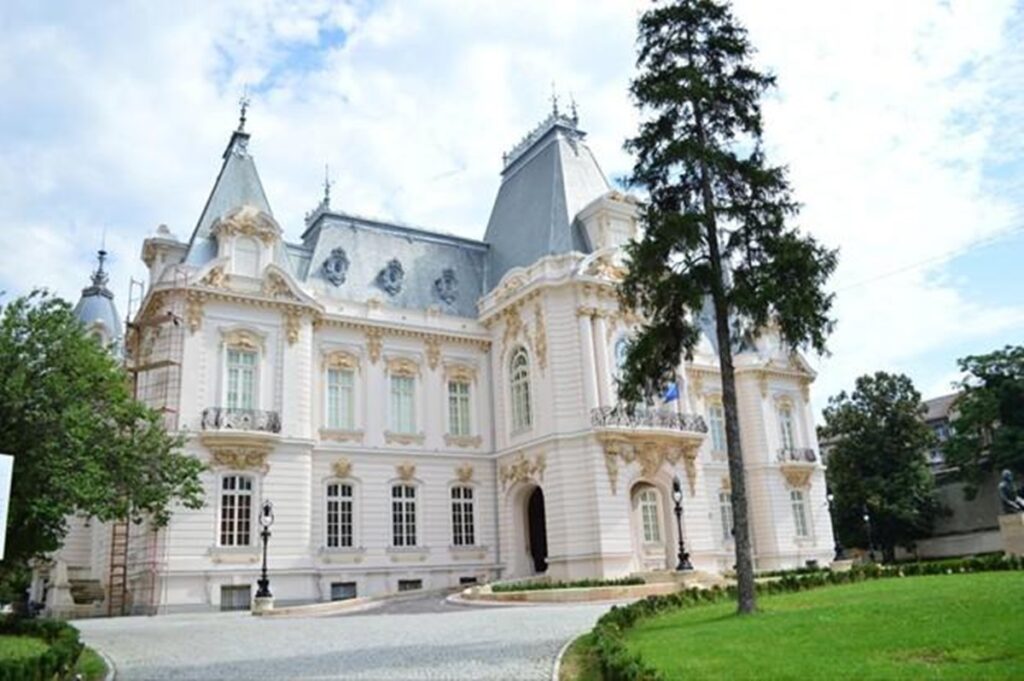 Traseu turistic printre fortărețe și reședințe istorice din împrejurimile Craiovei