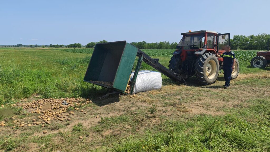 A murit la recoltat de cartofi! Un utilaj agricol s-a răsturnat peste un adolescent