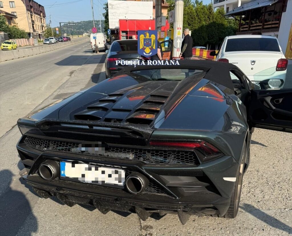 Andrew Tate, depistat conducând cu 196 km/h într-o zonă cu limită de 50 km/h