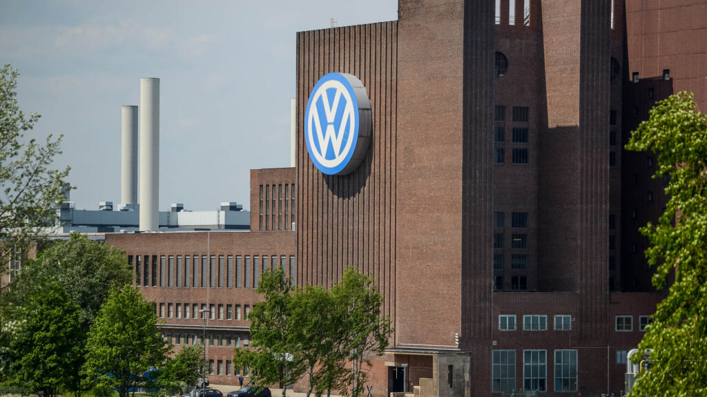 Probleme la Volkswagen! 20.000 de angajați au decis să părăsească Grupul