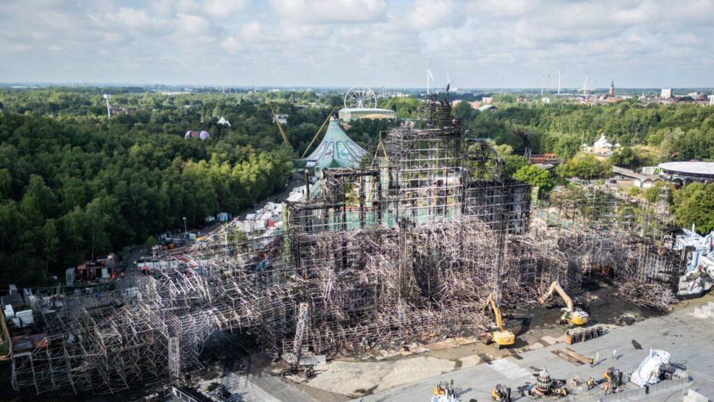 (VIDEO) Festivalul Tomorrowland începe la câteva zile după ce un incendiu a distrus scena principală