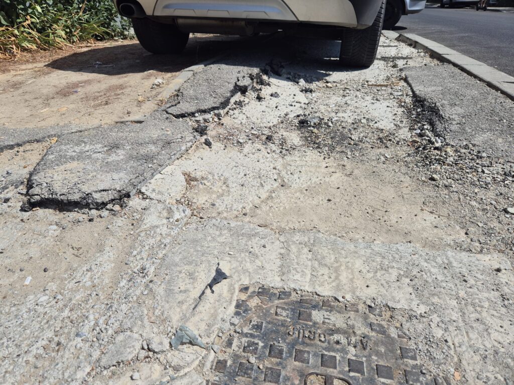 Periferia țipă după asfalt