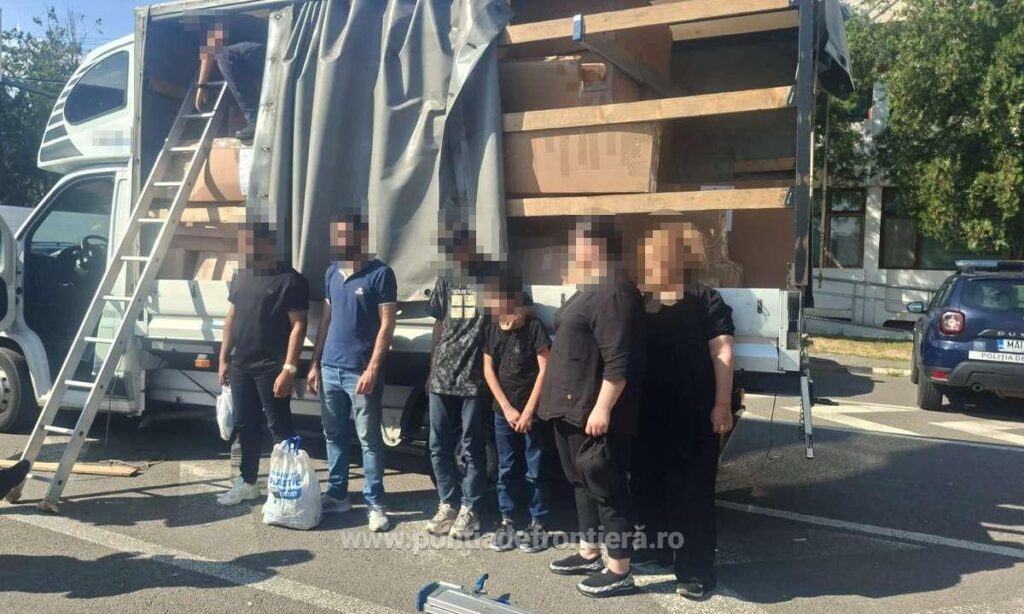 (VIDEO) Șase cetățeni străini fără drept de a călători în spațiul Schengen, depistați la frontieră