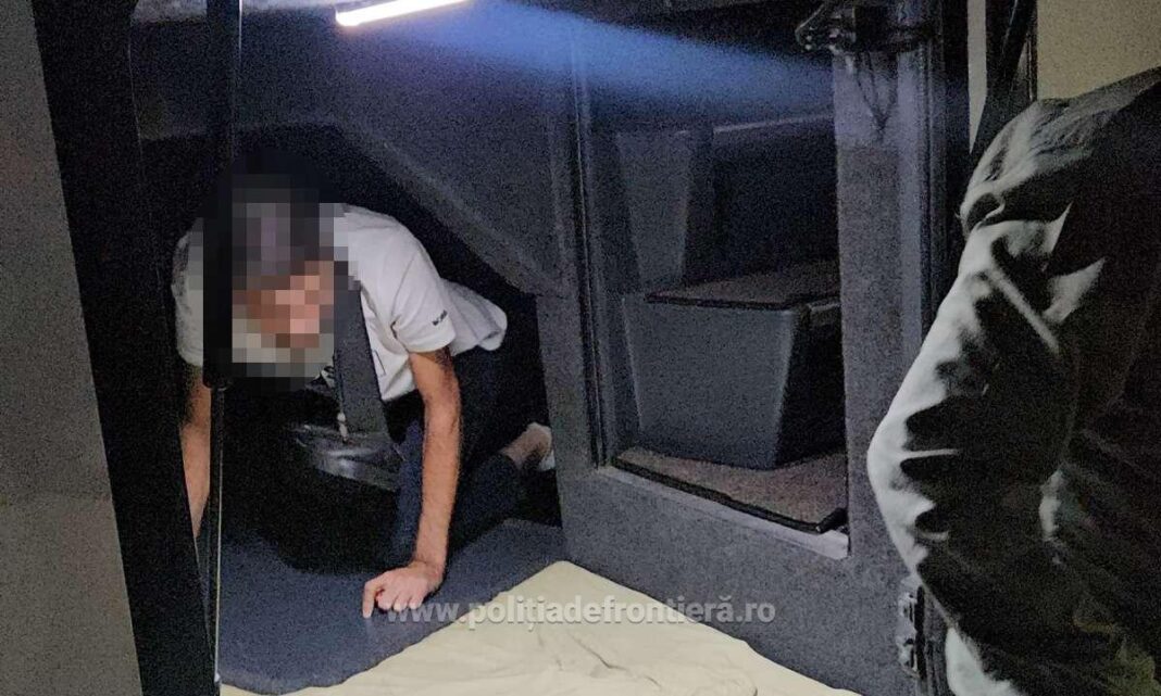 1753774348396-741-S4 Afganii erau ascunși într-un compartiment special amenajat într-un autocar