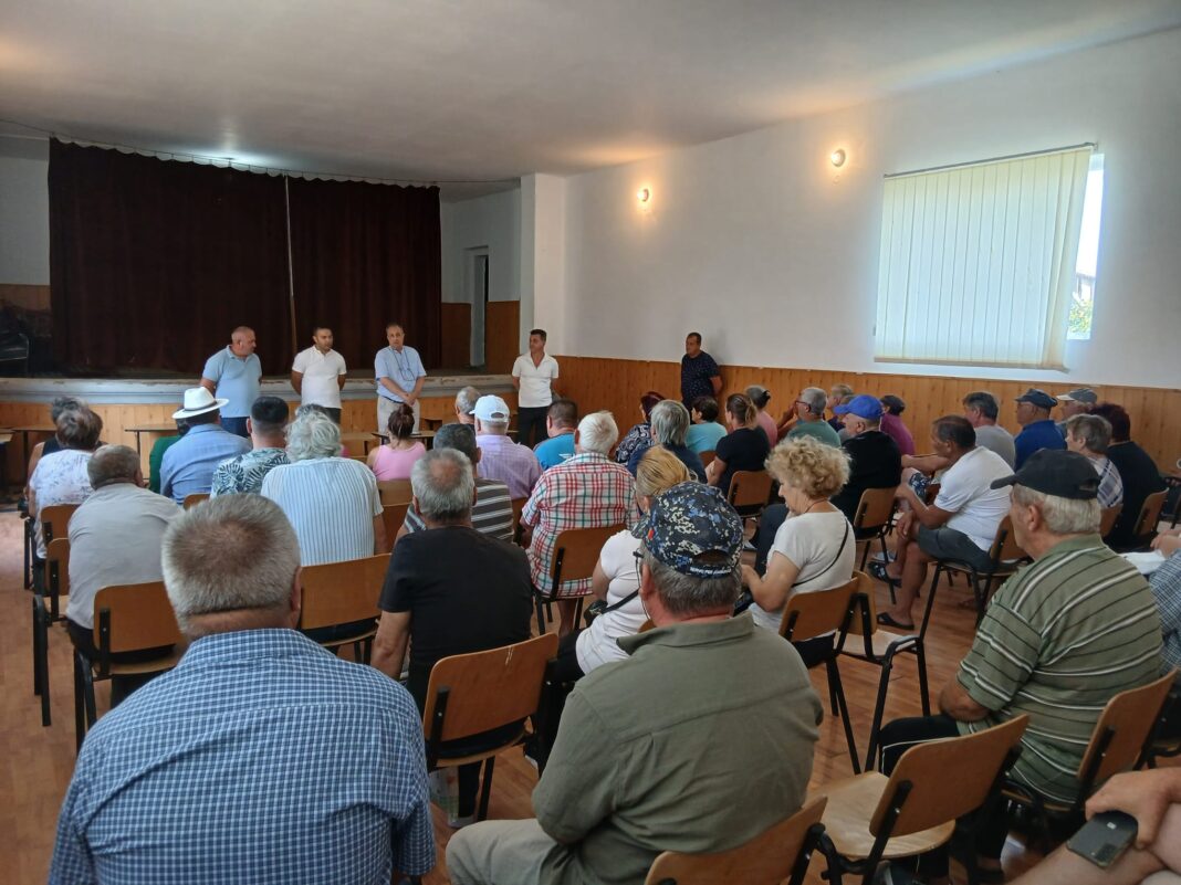 Alin Victor Dumitrescu, directorul OCPI Dolj, la întâlnirea de informare la care au participat primarul Laurențiu Adrian Sandu și reprezentanții prestatorului lucrărilor