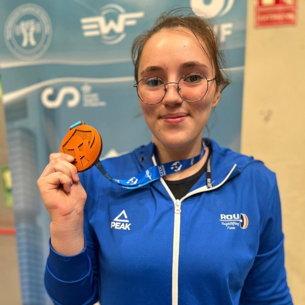 Haltere | Ecaterina Cismănescu, medaliată cu bronz la CE de juniori