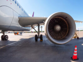 Bărbat mort după ce a fost aspirat de motorul unui avion pe aeroportul din Bergamo
