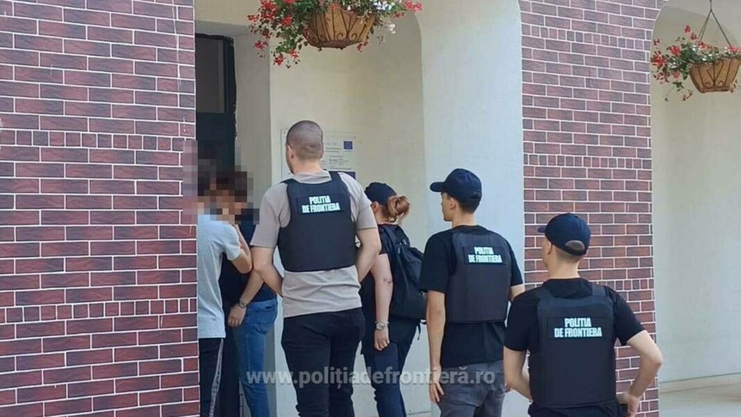 Peste 200 de descinderi la o rețea care vindea acte de identitate româneşti false către ruși, ucraineni și moldoveni