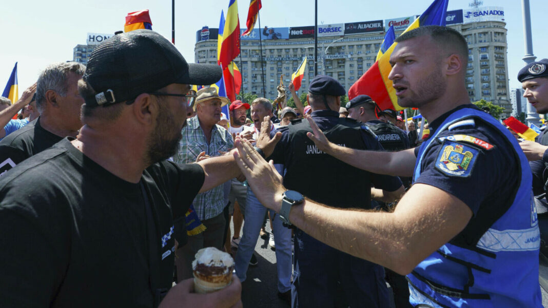 62561291 Incidente la protestul susținătorilor lui Călin Georgescu în Piața Victoriei. Un bărbat a adus cartofi pentru a-i ”înarma“