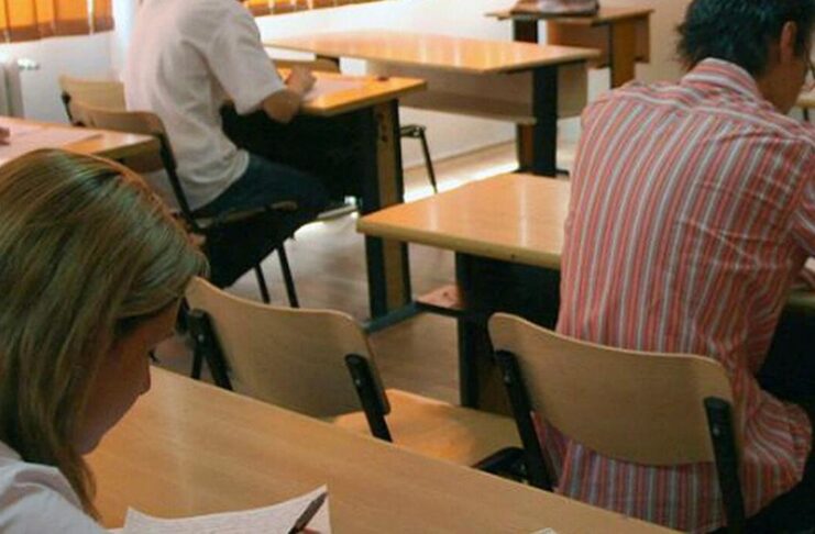 Peste 9.500 de candidați susțin marți proba scrisă din cadrul examenului de Definitivat
