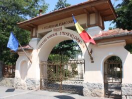 Unul dintre centrele de examen este la Colegiul Naţional Pedagogic ,,Ștefan Velovan" Craiova