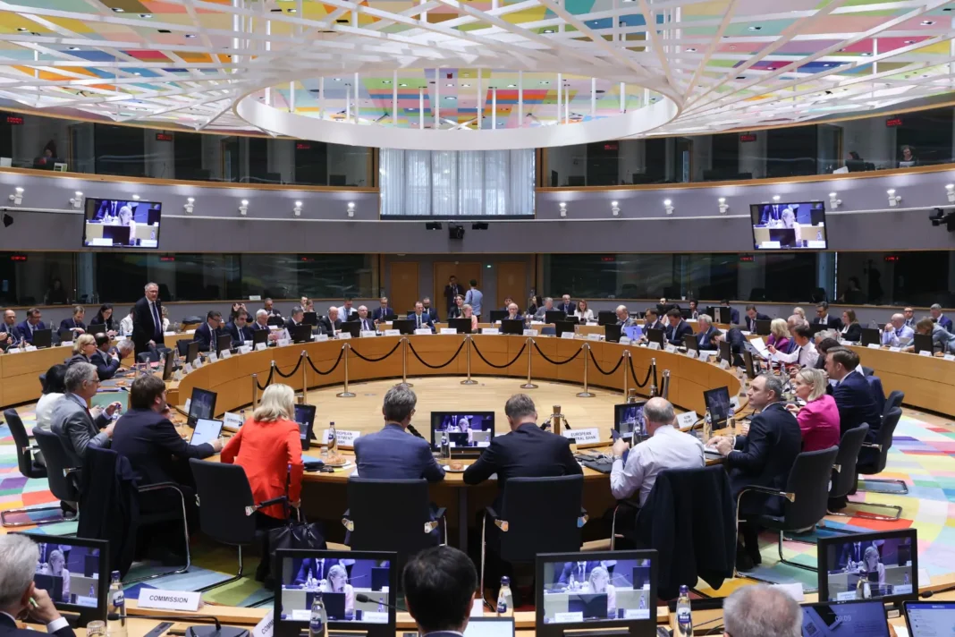 ECOFIN: România trebuie să ia măsuri eficiente pentru a-şi reduce deficitul până la 15 octombrie