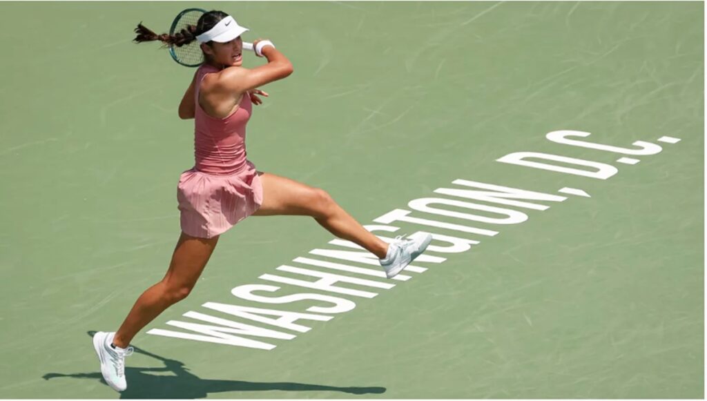 Emma Răducanu Avansează în Semifinalele WTA 500 de la Washington După Victorie Împotriva Mariei Sakkari