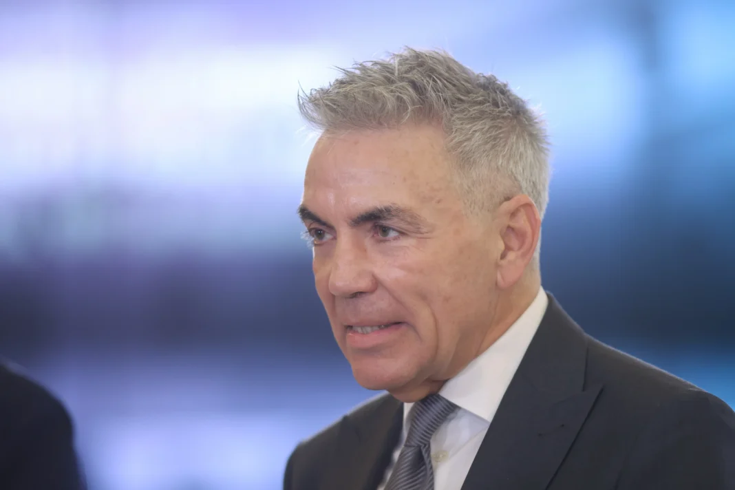 Cum și-au asigurat companiile vicepremierului Anastasiu protecția la ANAF: mită de peste 150.000 de euro unui inspector pentru ca „totul să fie bine”