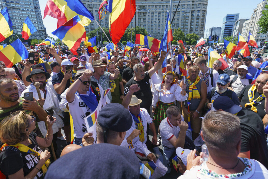 Patru persoane reținute, şase dosare penale şi amenzi de aproape 73.000 de lei, după protestele de duminică