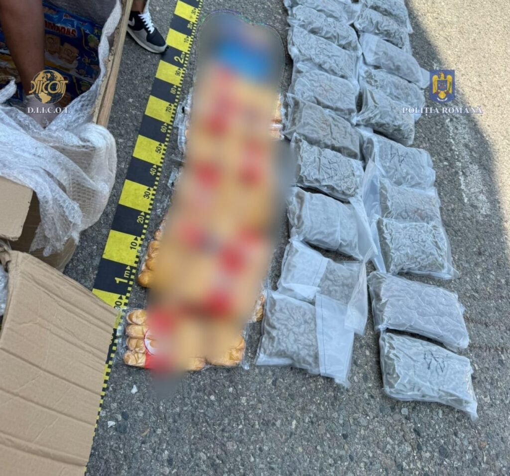 (VIDEO) Un nou caz în seria „coletelor cu droguri”: 48 kg de canabis, trimise din Spania în România