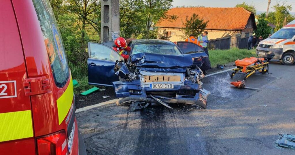 Un mort și doi răniți într-un accident în județul Timiș