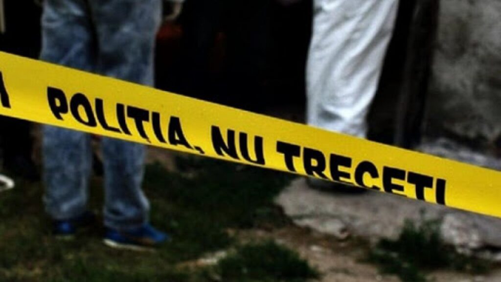 Tânăr de 22 de ani, găsit mort; un copil de 10 ani este suspectat