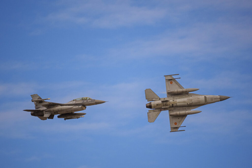 Avioane străine au intrat pe teritoriul României! Armata a ridicat aeronave de luptă