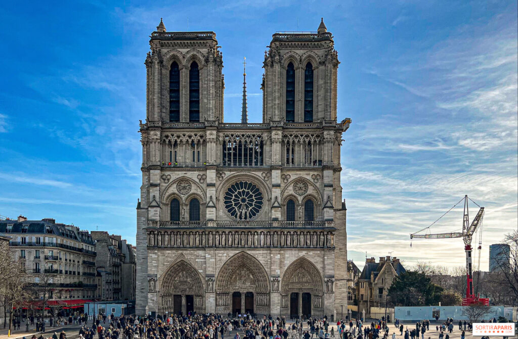 Turnurile Catedralei Notre-Dame din Paris se vor putea vizita din nou