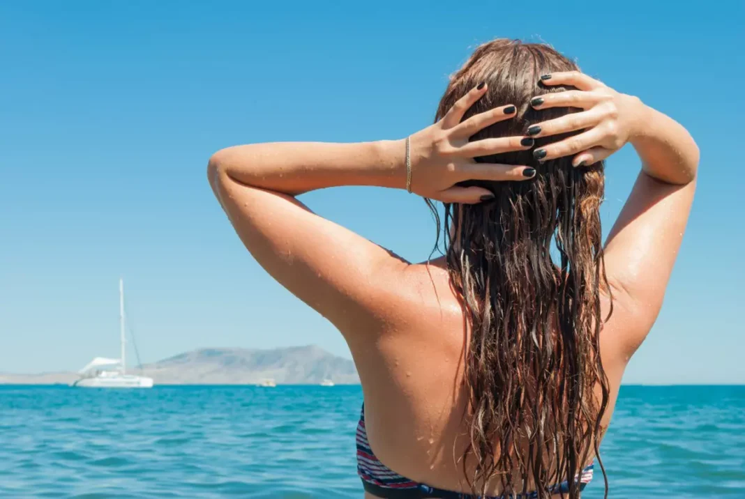 Cum să îţi îngrijeşti părul pe timpul verii
