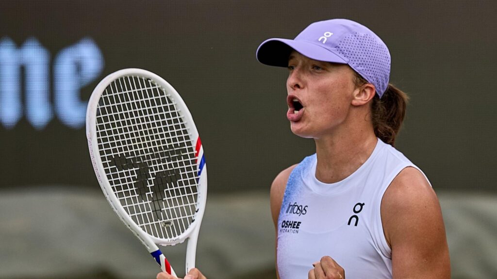 Demonstraţie de forţă! Iga Swiatek nu i-a dat şanse Clarei Tauson în optimile Wimbledon