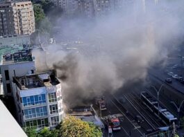 30 de persoane evacuate în urma unui incendiu la un magazin din Capitală 