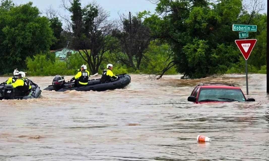Bilanțul inundațiilor din Texas a ajuns la 120 de morţi